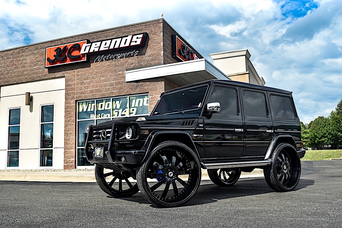  Mercedes-Benz G550 with 